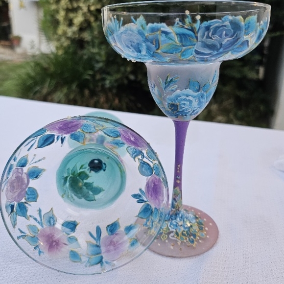 SOLD~ Set of two lead-free crystal Margarita glasses painted pink and blue roses - Picture 8 of 10